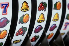 Το αφεντικό έλειπε αλλά τα «φρουτάκια» δούλευαν!