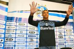 Έφτασε 40 χρονών αλλά παραμένει...αίλουρος!