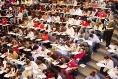 Μετά τους καθηγητές έρχεται αύξηση του ωραρίου κατά 50% και στους πανεπιστημιακούς