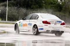 Ρεκόρ Γκίνες. Ντριφτ 82,5239 χλμ. με μια BMW M5