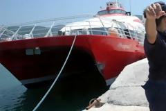 Ηράκλειο: Καταμαράν προσέκρουσε στο λιμάνι