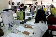 ''Τυφλές'' απολύσεις στο Δημόσιο χωρίς αξιολόγηση