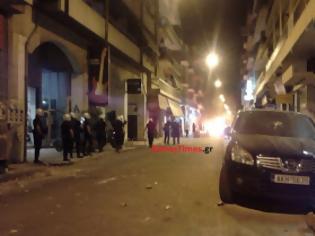 Φωτογραφία για Πάτρα: Πρώτη φορά πυροβόλησαν προς αστυνομικούς με πιστόλι φωτοβολίδων – Το πάρτι έφερε αντιμέτωπους αντιεξουσιαστές και ΕΛ.ΑΣ.