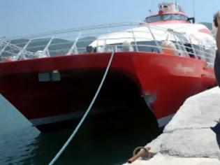 Φωτογραφία για Λαχτάρησαν οι 395 επιβάτες Καταμαράν που προσέκρουσε στο Λιμάνι του Ηρακλείου