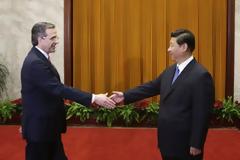 Σαμαράς σε Ξι Ζινπινγκ: Θέλω 17 εκατ. Κινέζους τουρίστες! Μπορώ;