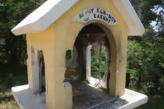 Βανδάλισαν εκκλησάκι στην ορεινή Ξάνθη. Το έσπασαν και το έκαψαν! [Video]