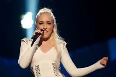 Eurovision 2013: Νορβηγία: Το σέξι λίκνισμα της Margaret με το διαστημικό φόρεμα