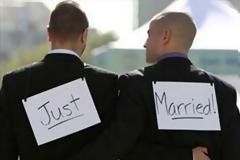 Γαλλία: Νόμιμος πλέον ο γάμος ομοφυλόφιλων