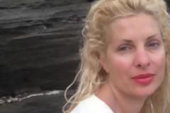 Όταν η Mενεγάκη φωτογραφίζεται χωρίς μακιγιάζ δεν είναι και τόσο ωραία...