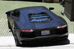 Ποιος διάσημος star βρήκε το αξίας 750.000 δολαρίων αμάξι του τρακαρισμένο;