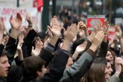 Πάτρα: Άρχισε το αντιφασιστικό συλλαλητήριο στην πλατεία Γεωργίου – Σε επιφυλακή η EΛ.ΑΣ.