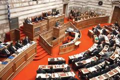 Η κυβέρνηση και τα «άκρα»