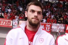 ΚΑΙ... ΣΧΟΛΙΑΣΤΗΣ Ο ΜΑΝΤΖΑΡΗΣ!