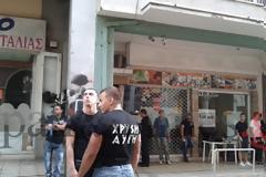 Σε εξέλιξη η αντιφασιστική πορεία - Εκρηκτική η ατμόσφαιρα ενόψει συγκέντρωσης της «Χρυσής Αυγής»