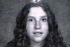 Σίγουρα δε θα βρείτε ποια hοt τραγουδίστρια είναι η έφηβη της φωτογραφίας!