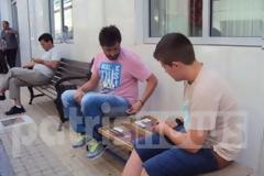 Οδηγοί ΤΑΞΙ: Δουλειά δεν υπάρχει... το ρίχνουν στο τάβλι!