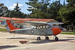 Εκπαιδεύουν τους Ικάρους με αεροσκάφη του 1969