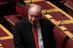 Παραίτηση βόμβα από τον Τέρενς Κουίκ