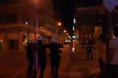 Σε επιφυλακή οι δυνάμεις της ΕΛ.ΑΣ. στην Πάτρα - Παραμένουν στη πλατεία Όλγας οι αντιεξουσιαστές [Video]