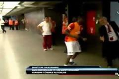 Ο Εμπουέ ξέρει από μποξ! [Video]