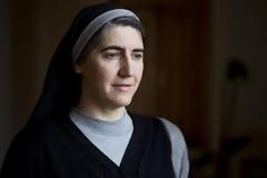 Η «κόκκινη» καλόγρια της Καταλονίας