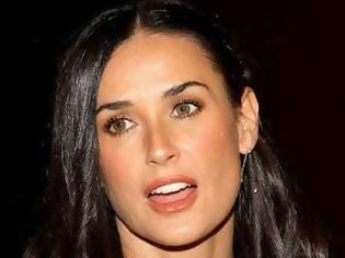 Φωτογραφία για Demi Moore: Ashton, θέλω περισσότερα χρήματα