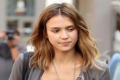 Όμορφες και χωρίς μακιγιάζ!!! Ποιες διάσημες δεν έχουν κανένα πρόβλημα να κυκλοφορούν ΠΑΝΤΕΛΩΣ ΑΒΑΦΕΣ;;; (PHOTOS)