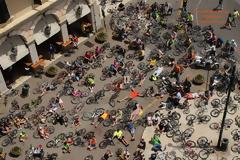 H φωτογραφία της... χρονιάς σε ποδηλατοδρομία!