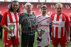 ΑΤΥΠΗ... ΡΕΒΑΝΣ ΣΤΟ ΚΑΡΑΪΣΚΑΚΗ ΓΙΑ ΤΟΥΣ ΒΕΤΕΡΑΝΟΥΣ ΤΟΥ ΟΛΥΜΠΙΑΚΟΥ