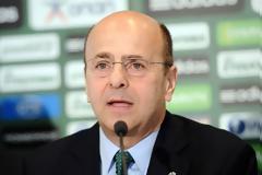 Μήνυση για τις διαιτησίες εις βάρος του και μετωπική ΠΑΟ με την ΕΠΟ