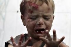 ΣΟΚ! 4χρονο ούρλιαζε γεμάτο αίματα στην ταράτσα - Η μητέρα του αυτομαχαιρώθηκε μπροστά στα μάτια του