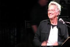 Απεβίωσε ο πιανίστας των The Doors