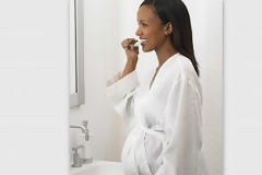 Υγεία: Έρευνα: Η κακή στοματική υγιεινή οδηγεί σε πρόωρο τοκετό!