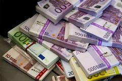 Τα χρέη έφεραν... χειροπέδες