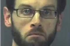 ΣΟΚ: Μπήκε στο μπακάλικο και έτριβε πεπερόνι στο...