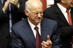 Περιζήτητος στο εξωτερικό: 13 άδειες σε 11 μήνες ζήτησε από τη Βουλή ο Παπανδρέου