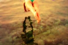 Η πρώτη βουτιά της sexy Ελληνίδας παρουσιάστριας!