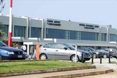 Απίστευτο: Θεσμικός συνελήφθη για παράνομη μεταφορά τουριστών στα Χανιά