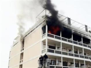 Φωτογραφία για Φωτιά ξέσπασε σε ξενοδοχείο της Πάτρας