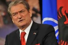 Ο Σαλί Μπερίσα καλεί την Ελληνική μειονότητα να επενδύσει στην Αλβανία