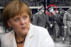 Η Μέρκελ σε ηλικία 17 ετών με στολή πολιτοφύλακα της πρώην Ανατολικής Γερμανίας