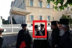 Στη Βουλή και στο Mέγαρο Μαξίμου ιερείς της Μητρόπολης Αιγιαλείας και Καλαβρύτων - Δείτε φωτο