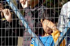 Συνήγορος του Πολίτη: Απαράδεκτη η μακροχρόνια κράτηση αλλοδαπών ανηλίκων