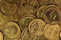 Έκλεψαν λίρες και χρήματα από ηλικιωμένο