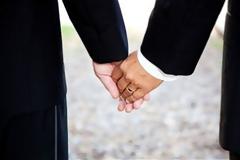 Μεγάλη Βρετανία, η 15η χώρα που λέει «ναι» στο γάμο ομοφυλοφίλων