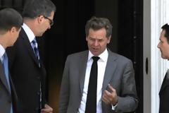 Τα προνόμια της Tρόικα στην Ελλάδα - Tι δαπανούν, τι γίνεται με τους φόρους