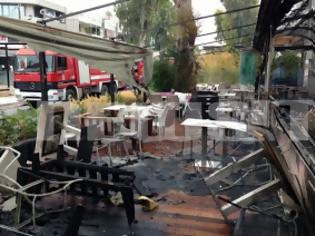 Φωτογραφία για Μεγάλη φωτιά σε γνωστή καφετέρια στη Γλυφάδα - Kαταστράφηκε και το κτίριο του ΕΟΠΥΥ