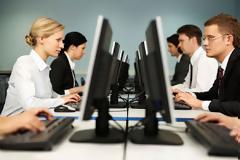 Ωρα κρίσης για 200.000 υπαλλήλους