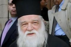 Mέτωπο μητροπολιτών κατά Αμβρόσιου για το αντιρατσιστικό νομοσχέδιο