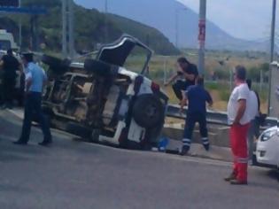 Φωτογραφία για Τούμπαρε τζιπ στην εθνική των Μοιρών – Στο νοσοκομείο η οδηγός